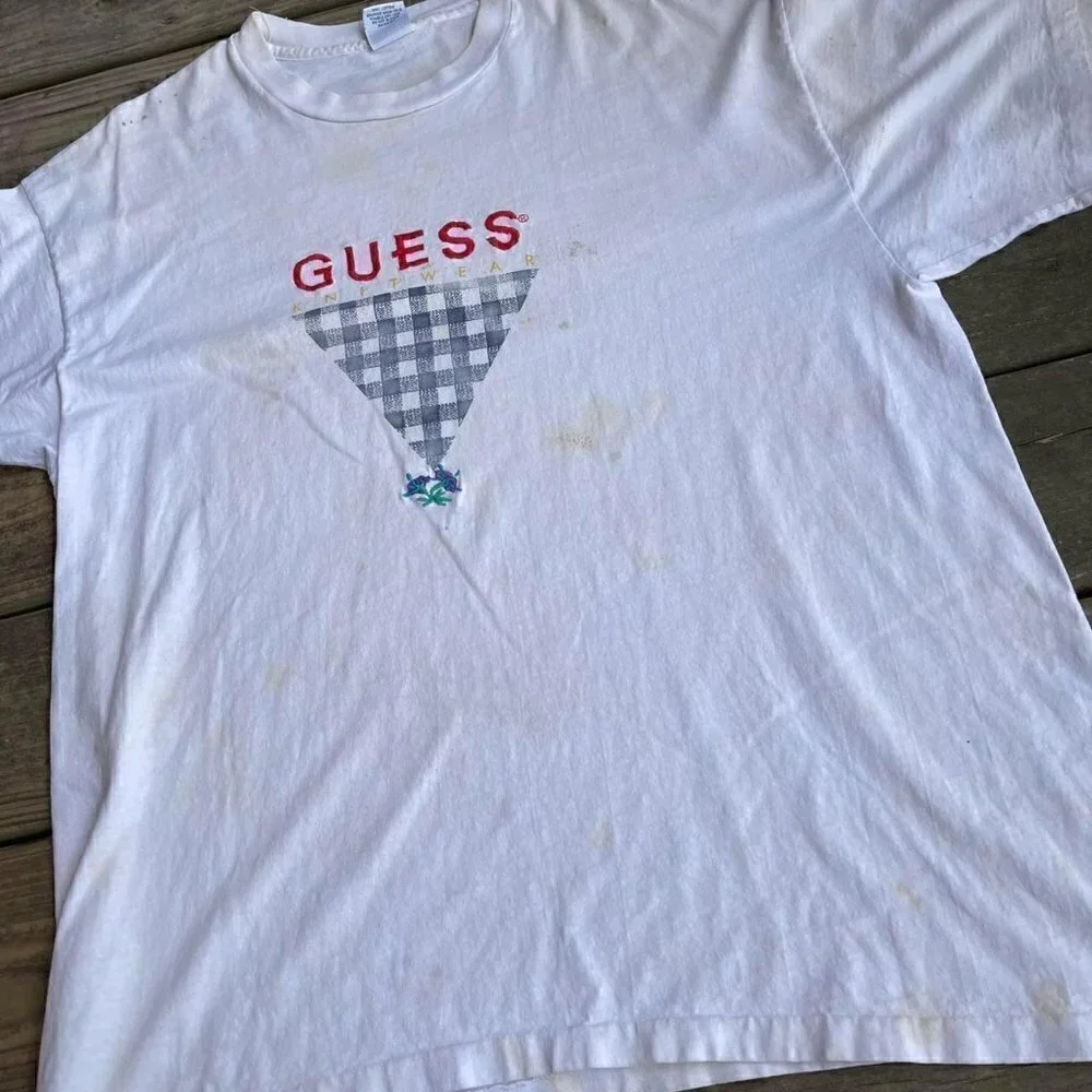 Vintage single stitch guess embroidered t shirt - Picture 2 of 5